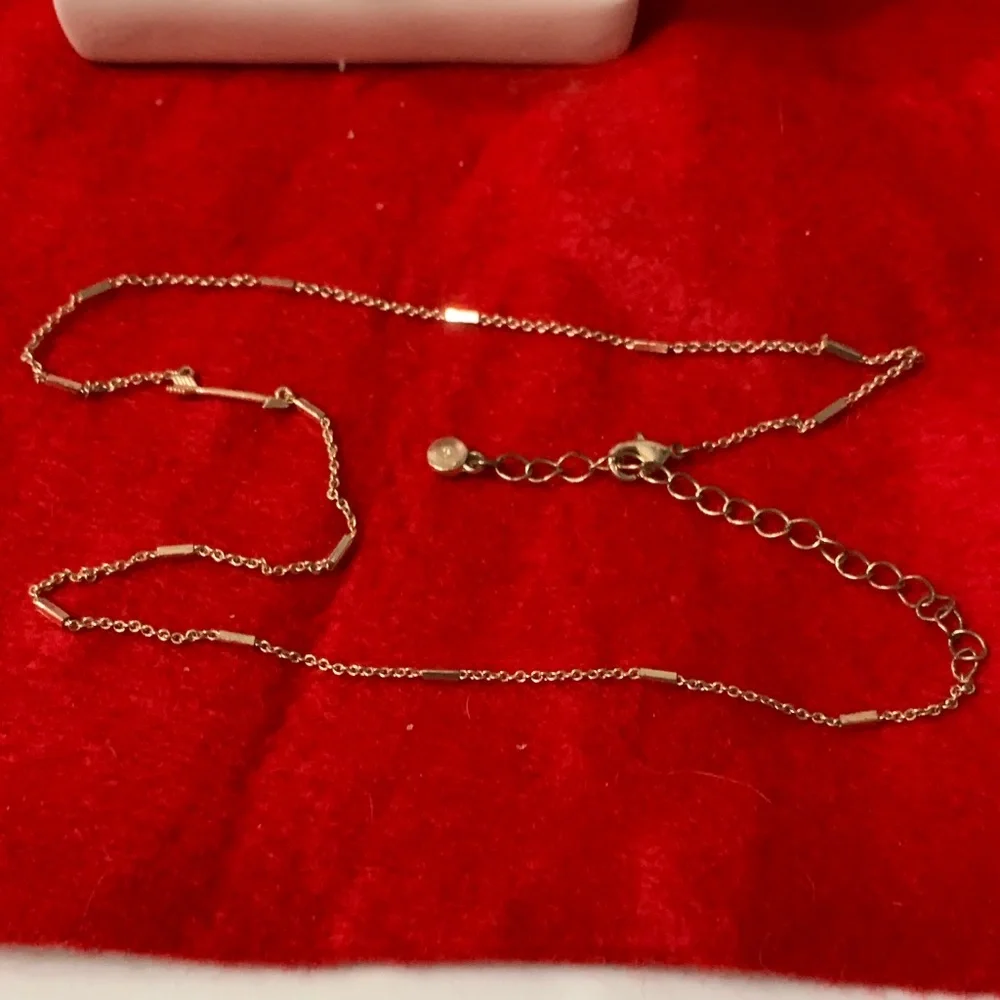 LC Lauren Conrad Gold Bar Necklace - Picture 3 of 4